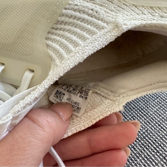 Adidas Ultra Boost 19 Sneakers Shoes Triple White Lace Up Slip On Size 7 Men’s - Picture 10 of 10